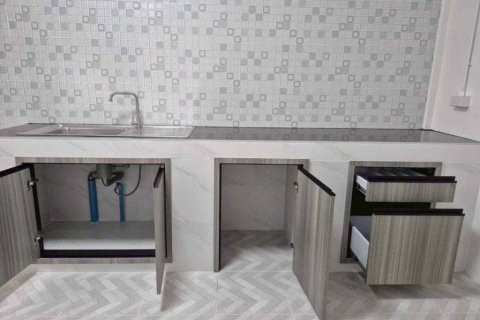 Таунхаус в Банг-Кхо-Лаеме, Бангкок, Таиланд с 3 спальнями  № 172796 - фото 7