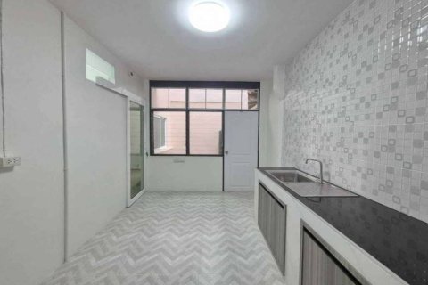 Таунхаус в Банг-Кхо-Лаеме, Бангкок, Таиланд с 3 спальнями  № 172796 - фото 8