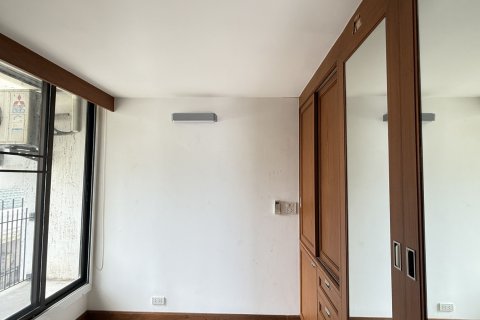 Condo in Watthana, Bangkok, Thailand, 2 bedrooms № 136197 - photo 11