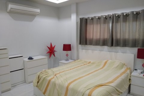 Villa in Pattaya, Thailand 3 bedrooms № 161982 - photo 5
