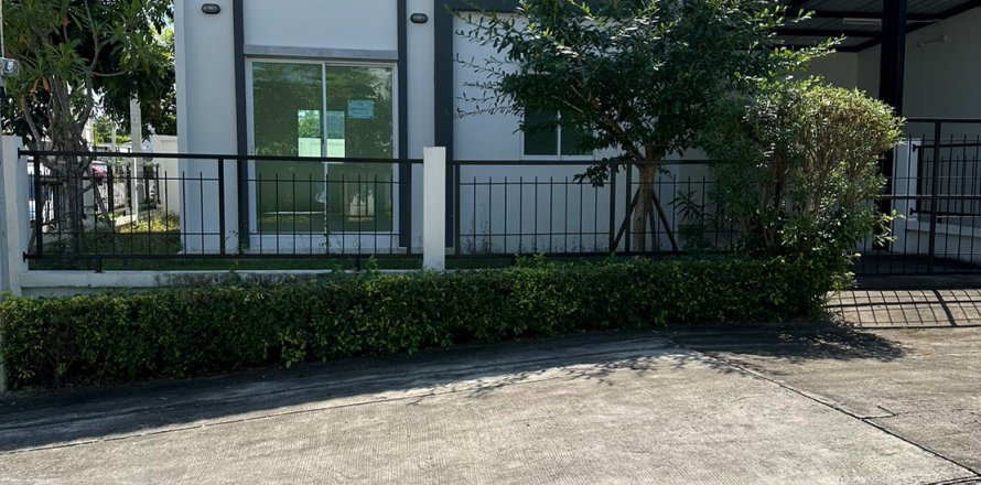 Studio in Bang Lamung, Thailand № 157608