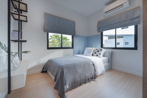 House in Bang Lamung, Thailand 4 bedrooms № 157603 - photo 12