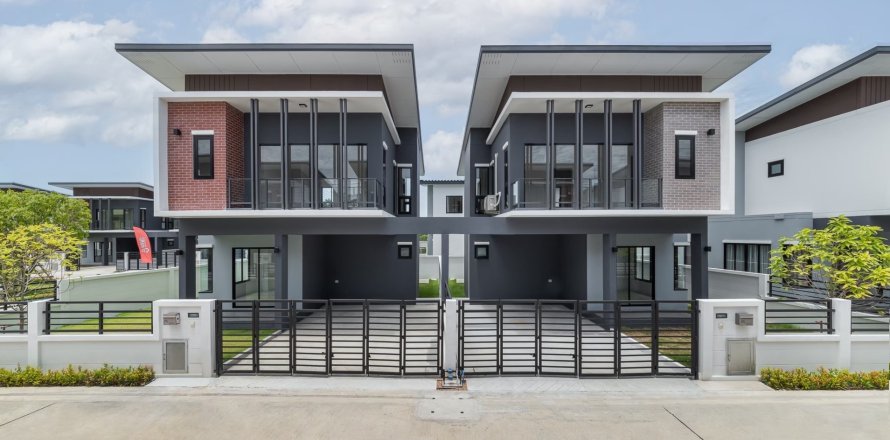 House in Bang Lamung, Thailand 4 bedrooms № 157603