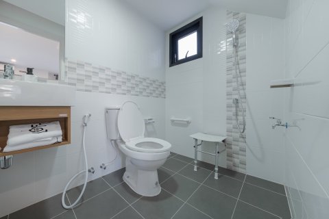 House in Bang Lamung, Thailand 4 bedrooms № 157603 - photo 13