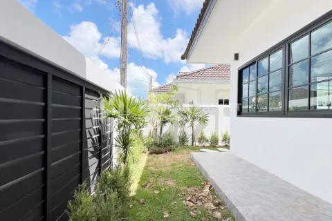 Maison à Chalong, Thaïlande 3 chambres № 160137