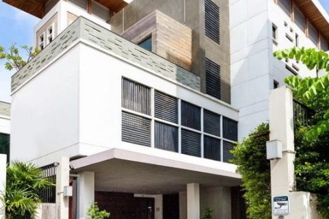 Villa in Watthana, Bangkok, Thailand 5 bedrooms № 154375 - photo 1