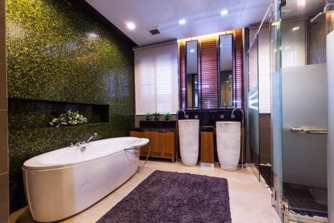 Villa in Watthana, Bangkok, Thailand 5 bedrooms № 154375 - photo 11
