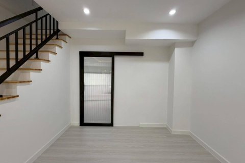 Дом в Лат Пхрау, Бангкок, Таиланд с 4 спальнями  № 154380 - фото 13