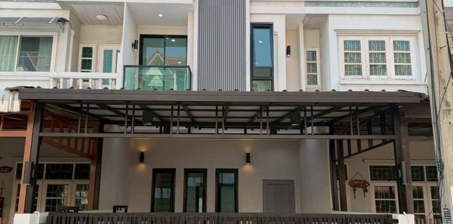 Дом в Лат Пхрау, Бангкок, Таиланд с 4 спальнями  № 154380