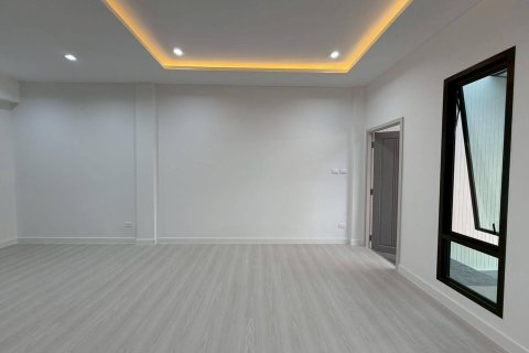 Дом в Лат Пхрау, Бангкок, Таиланд с 4 спальнями  № 154380 - фото 21