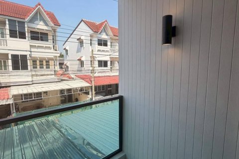 Дом в Лат Пхрау, Бангкок, Таиланд с 4 спальнями  № 154380 - фото 7