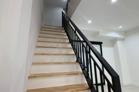 Дом в Лат Пхрау, Бангкок, Таиланд с 4 спальнями  № 154380 - фото 24