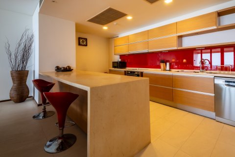 Condo in Phuket, Thailand, 2 bedrooms  № 154374 - photo 2