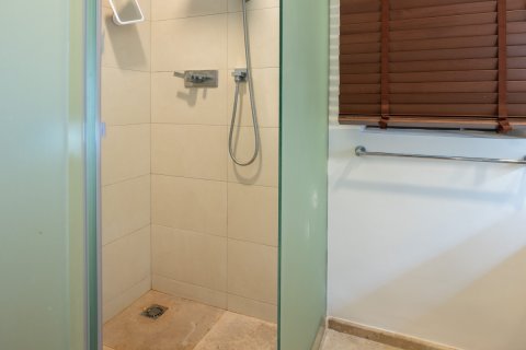 Condo in Phuket, Thailand, 2 bedrooms  № 154374 - photo 11