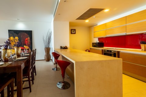 Condo in Phuket, Thailand, 2 bedrooms  № 154374 - photo 16