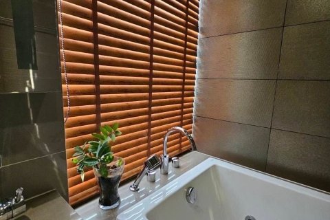 Condo à Bang Rak, Bangkok, Thaïlande, 2 chambres  № 164718 - photo 16