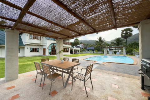 Вилла в Паттайе, Таиланд с 5 спальнями № 159889 - фото 11