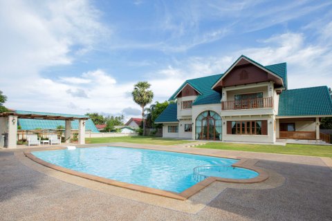 Villa à Pattaya, Thaïlande 5 chambres № 159889 - photo 4