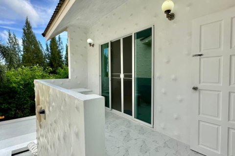 Villa in Pattaya, Thailand 3 bedrooms № 159892