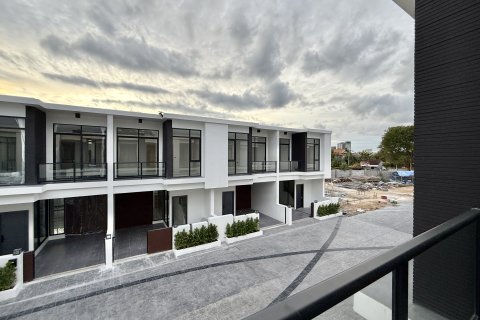 Villa in Pattaya, Thailand 4 bedrooms № 159891 - photo 21