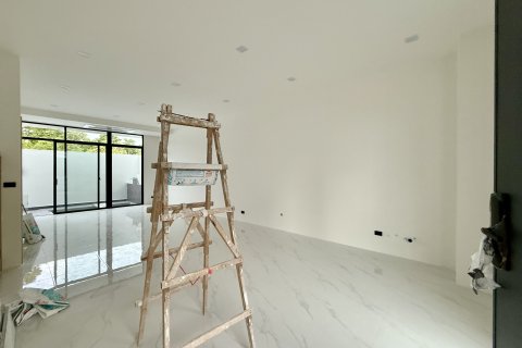 Villa in Pattaya, Thailand 4 bedrooms № 159891 - photo 8