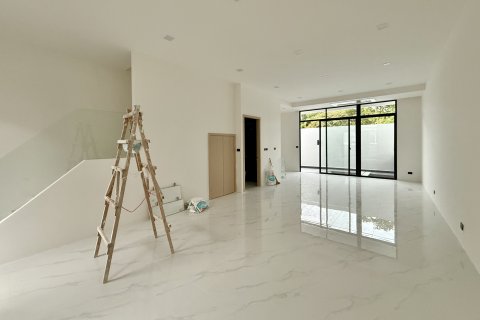 Villa in Pattaya, Thailand 4 bedrooms № 159891 - photo 6