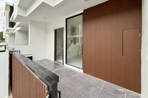 Villa in Pattaya, Thailand 4 bedrooms № 159891 - photo 3