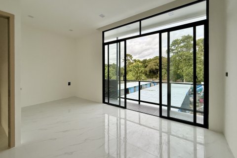 Villa in Pattaya, Thailand 4 bedrooms № 159891 - photo 12