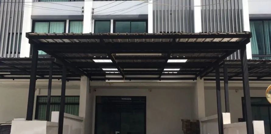 Reihenhaus in Lat Phrao, Bangkok, Thailand 3 Schlafzimmer № 219181