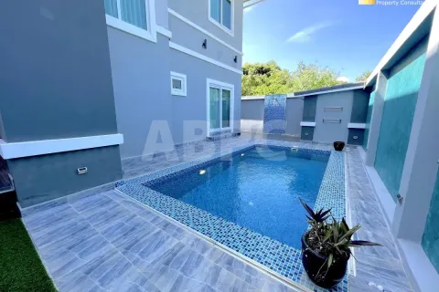 Casa de 4 dormitorios en Pattaya, Tailandia № 211827 - foto 6