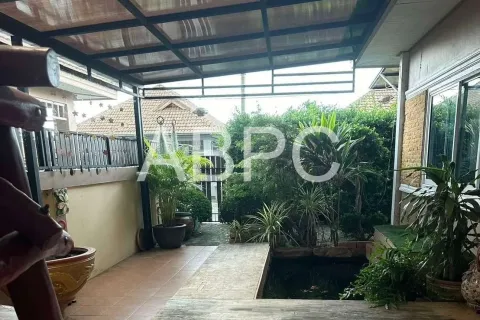 Casa de 3 dormitorios en Pattaya, Tailandia № 211833 - foto 4