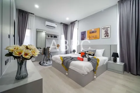 Casa de 3 dormitorios en Pattaya, Tailandia № 211829 - foto 11