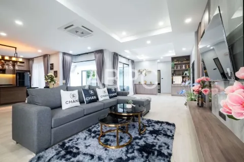 Casa de 3 dormitorios en Pattaya, Tailandia № 211829 - foto 6
