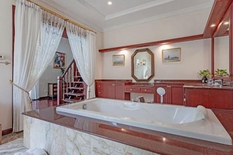 Villa in Pattaya, Thailand 6 bedrooms № 136322 - photo 19