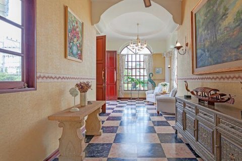 Villa in Pattaya, Thailand 6 bedrooms № 136322 - photo 23