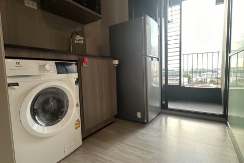 Студия в кондо в Бангне, Бангкок, Таиланд № 136324 - фото 2