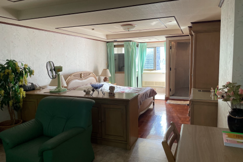 Studio in the Condo in Bang Rak, Bangkok, Thailand  № 136319 - photo 2