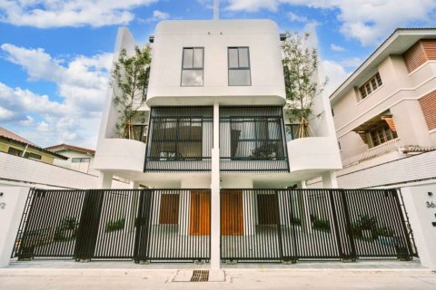 Дом в Бангкоке, Таиланд с 3 спальнями  № 115111 - фото 2