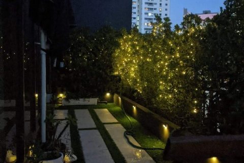 Condo à Khlong Toei, Bangkok, Thaïlande, 2 chambres  № 160502 - photo 6