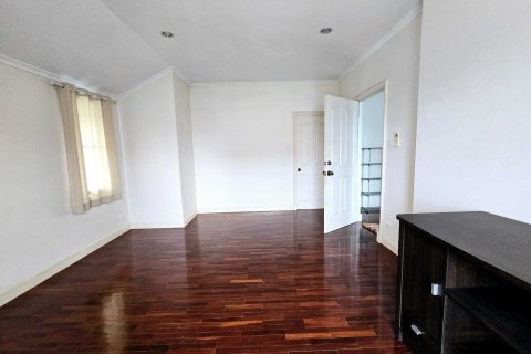 House in San Sai, Thailand 3 bedrooms № 160505 - photo 11