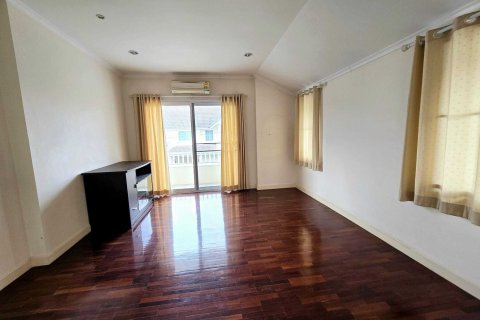 House in San Sai, Thailand 3 bedrooms № 160505 - photo 21