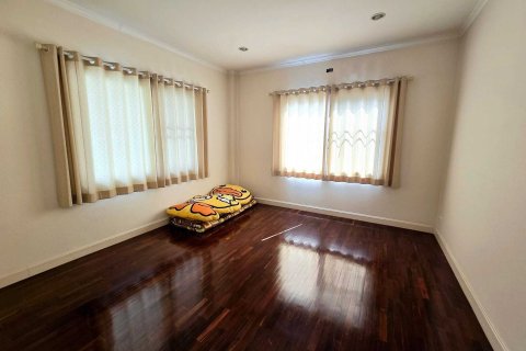 House in San Sai, Thailand 3 bedrooms № 160505 - photo 17