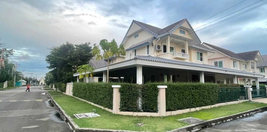 House in San Sai, Thailand 3 bedrooms № 160505