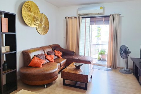 Condo in Huai Khwang, Bangkok, Thailand, 2 bedrooms  № 160507 - photo 3
