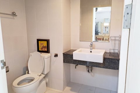 Condo in Huai Khwang, Bangkok, Thailand, 2 bedrooms  № 160507 - photo 6