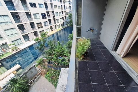 Condo in Huai Khwang, Bangkok, Thailand, 2 bedrooms  № 160507 - photo 14