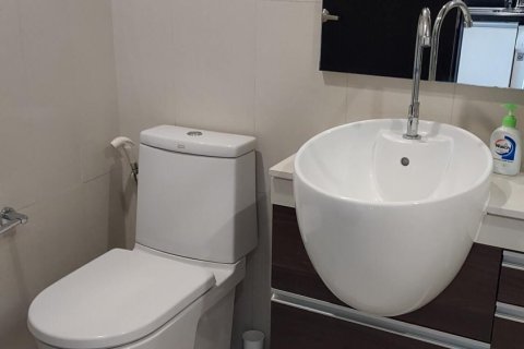 Studio dans le Condo à Watthana, Bangkok, Thaïlande  № 138623 - photo 12