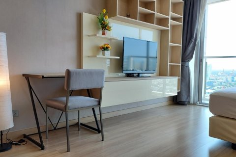 Studio dans le Condo à Watthana, Bangkok, Thaïlande  № 138623 - photo 3