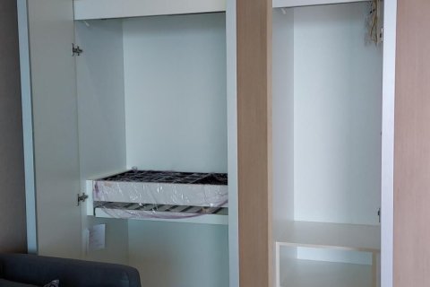 Studio dans le Condo à Watthana, Bangkok, Thaïlande  № 138623 - photo 8