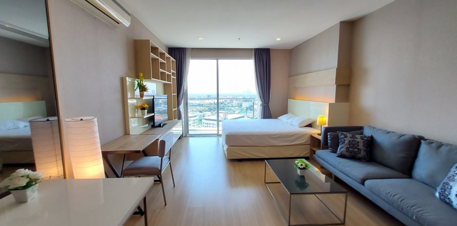 Studio dans le Condo à Watthana, Bangkok, Thaïlande  № 138623
